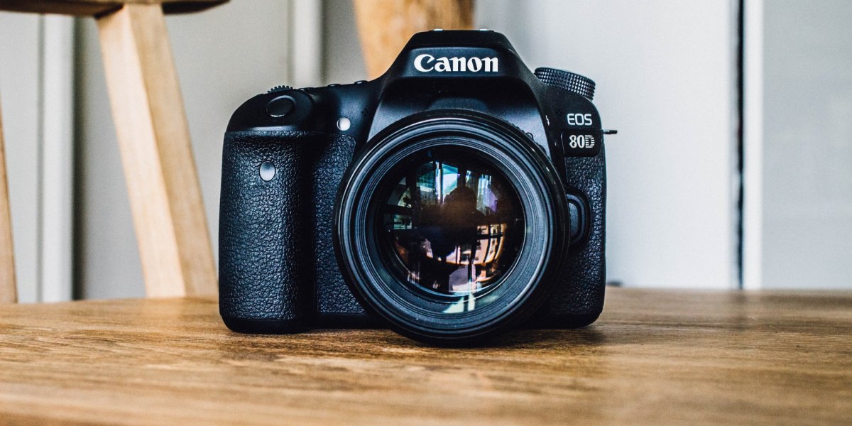 Cel mai bun aparat foto Canon 2022, cele mai bune modele DSLR, fără oglindă și compacte de la Canon